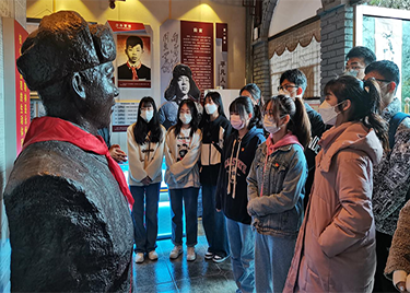 三月春风暖人心，雷锋精神伴我行 ——城市建设学院学生第二支部学雷锋系列活动