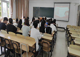 主题教育进行时|城市建设学院学生第一党支部组织集中学习《习近平著作选读》（第一卷）